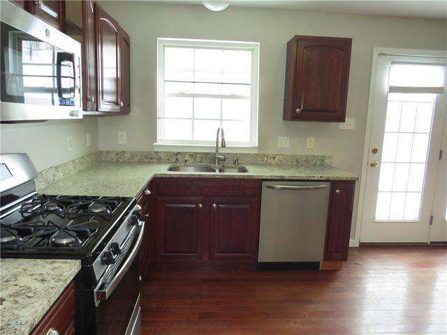 2064 Majestic Dr, North Strabane, PA 15317