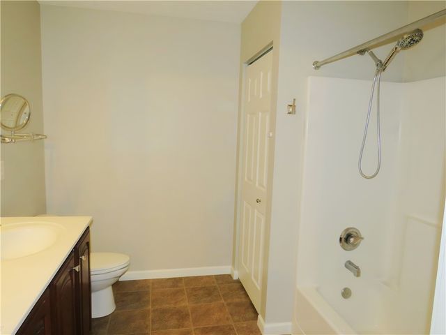 2064 Majestic Dr, North Strabane, PA 15317