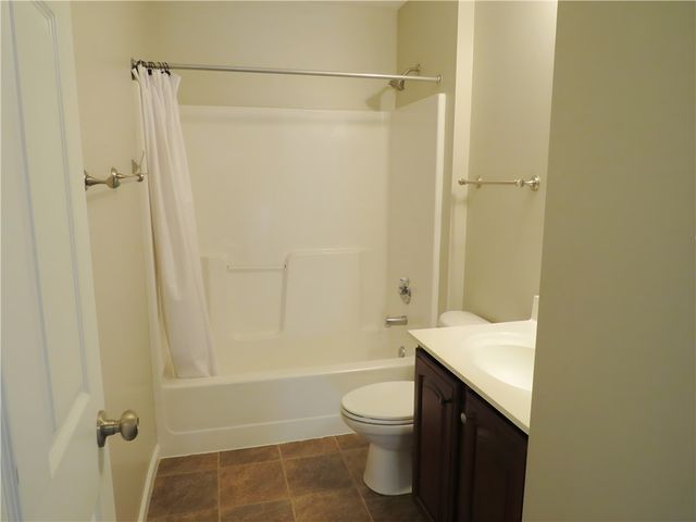 2064 Majestic Dr, North Strabane, PA 15317