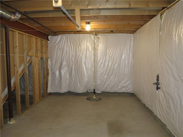 2064 Majestic Dr, North Strabane, PA 15317