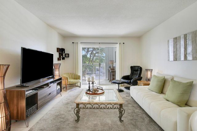 2721 N Garden Drive 309, Lake Worth, FL 33461