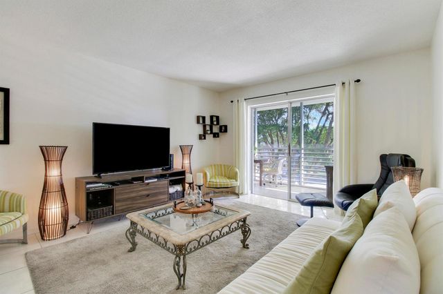 2721 N Garden Drive 309, Lake Worth, FL 33461