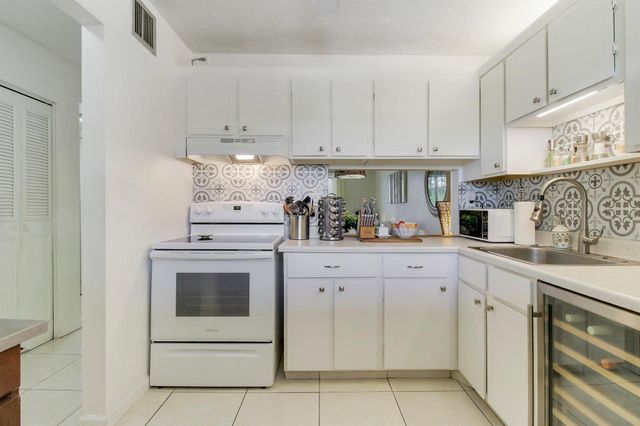 2721 N Garden Drive 309, Lake Worth, FL 33461