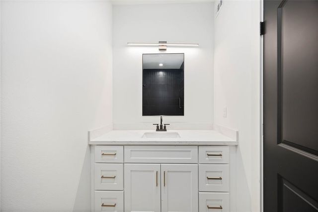 416 N Carolina Street B, Houston, TX 77029