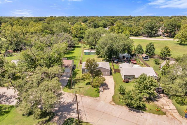 2181 S Wallace St, Wichita, KS 67218