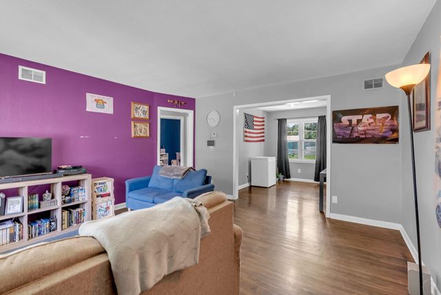 2181 S Wallace St, Wichita, KS 67218