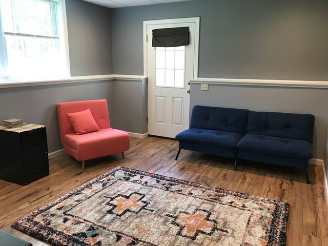631 Warren Wright Rd, Belchertown, MA 01007