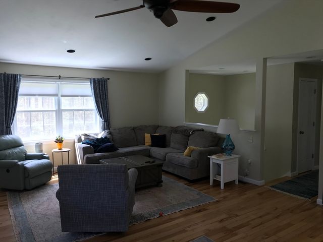 631 Warren Wright Rd, Belchertown, MA 01007