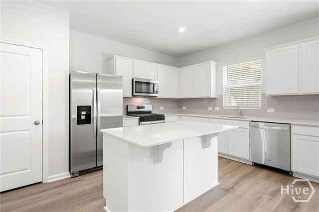 398 Crosstown Avenue, Richmond Hill, GA 31324