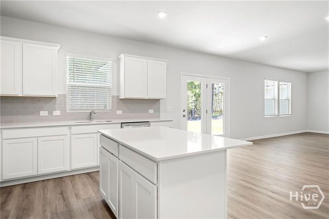 398 Crosstown Avenue, Richmond Hill, GA 31324