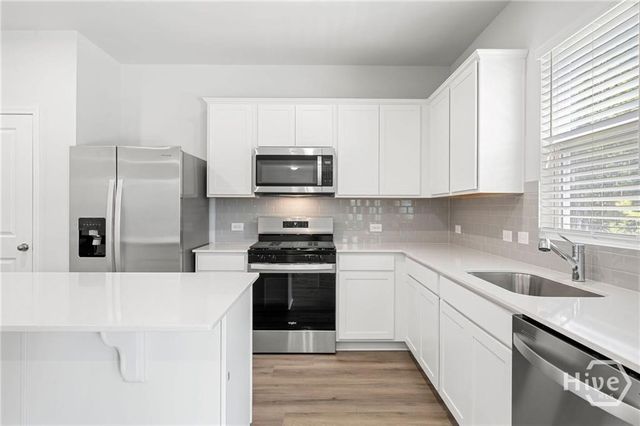 398 Crosstown Avenue, Richmond Hill, GA 31324