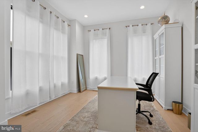 414 N MONROE ST, Arlington, VA 22201