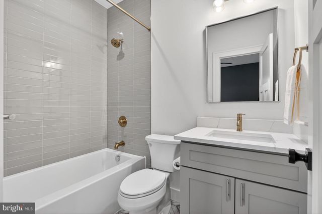 414 N MONROE ST, Arlington, VA 22201