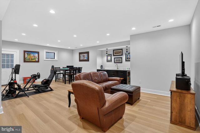 414 N MONROE ST, Arlington, VA 22201
