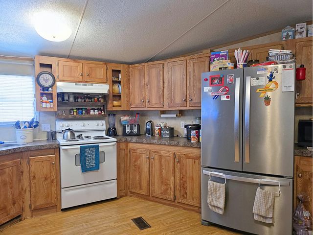 25360 S 607 Road, Grove, OK 74344