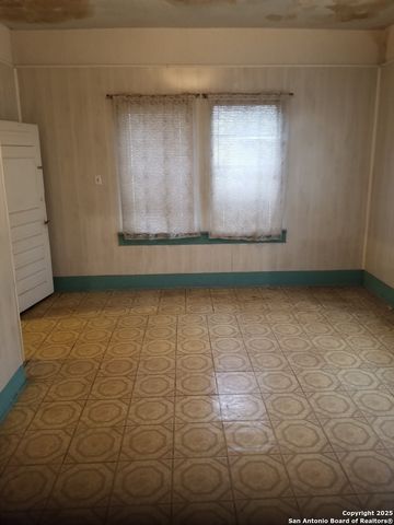 1709 Delgado, San Antonio, TX 78207