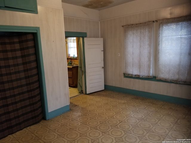 1709 Delgado, San Antonio, TX 78207