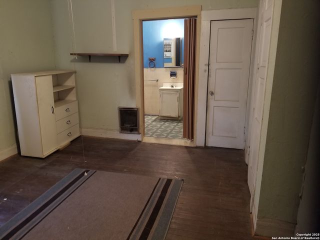 1709 Delgado, San Antonio, TX 78207