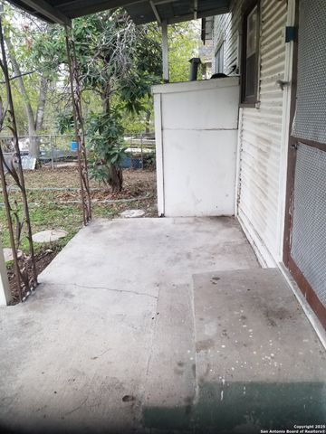 1709 Delgado, San Antonio, TX 78207