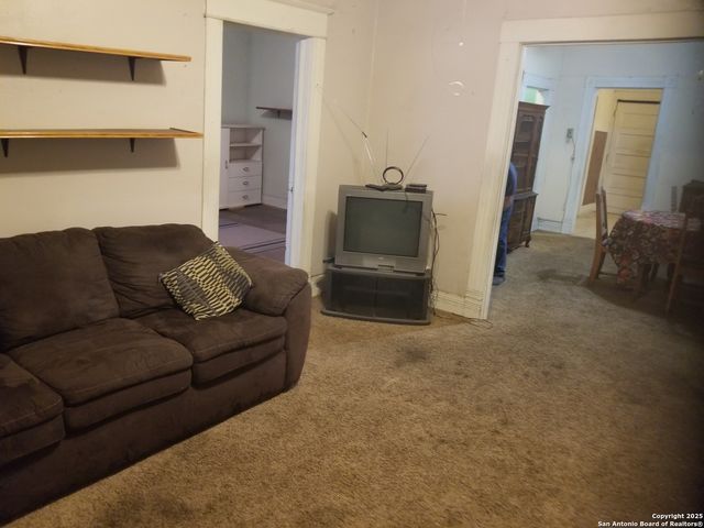 1709 Delgado, San Antonio, TX 78207