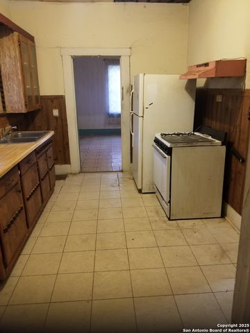 1709 Delgado, San Antonio, TX 78207