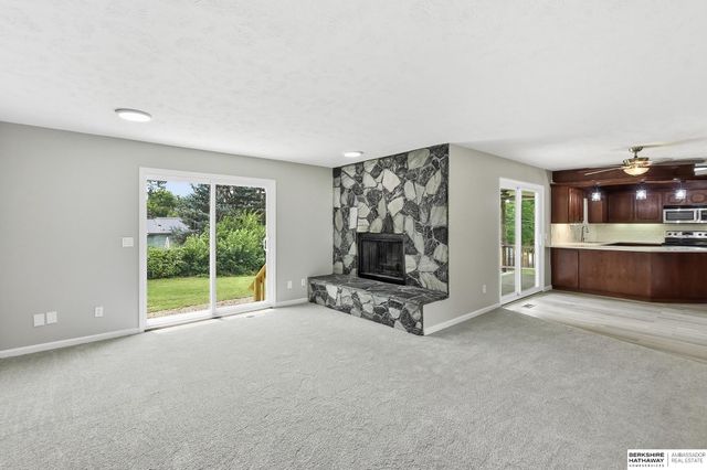 10061 Miami Circle, Omaha, NE 68134