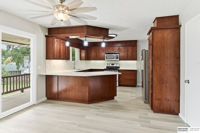 10061 Miami Circle, Omaha, NE 68134