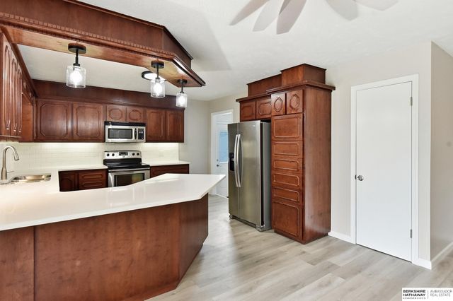 10061 Miami Circle, Omaha, NE 68134