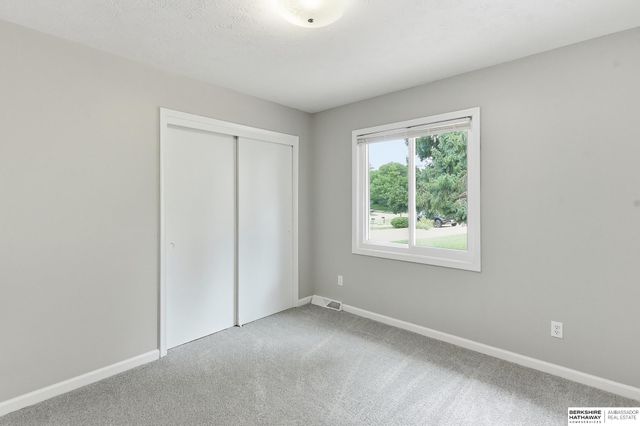 10061 Miami Circle, Omaha, NE 68134