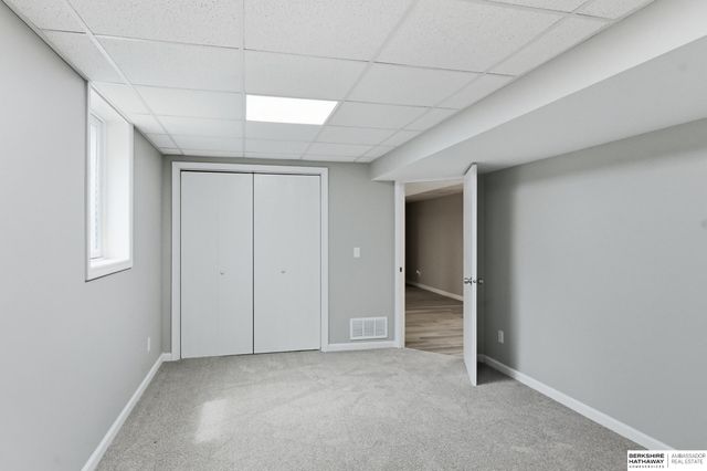 10061 Miami Circle, Omaha, NE 68134