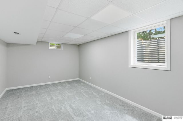 10061 Miami Circle, Omaha, NE 68134