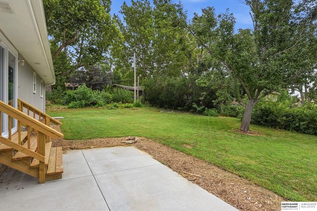 10061 Miami Circle, Omaha, NE 68134