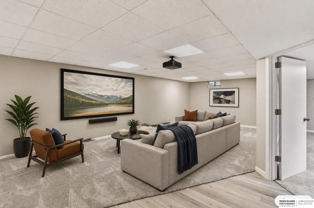 10061 Miami Circle, Omaha, NE 68134