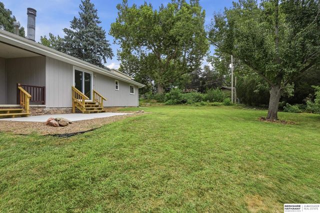 10061 Miami Circle, Omaha, NE 68134