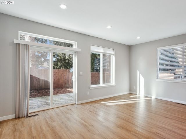 -1 Ne 54TH St, Vancouver, WA 98663