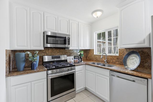 1183 Saratoga Avenue, East Palo Alto, CA 94303