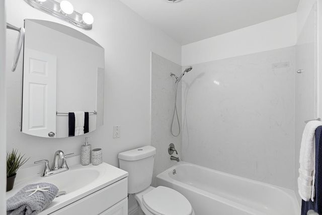 1183 Saratoga Avenue, East Palo Alto, CA 94303