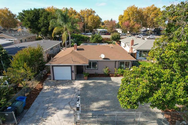 1183 Saratoga Avenue, East Palo Alto, CA 94303