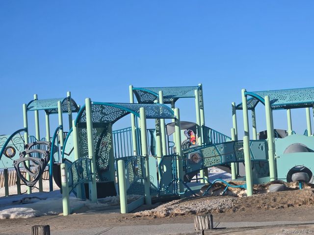 29 Grand Avenue, Northport, NY 11768