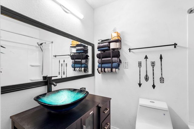 185 La Entrada Road, Los Lunas, NM 87031