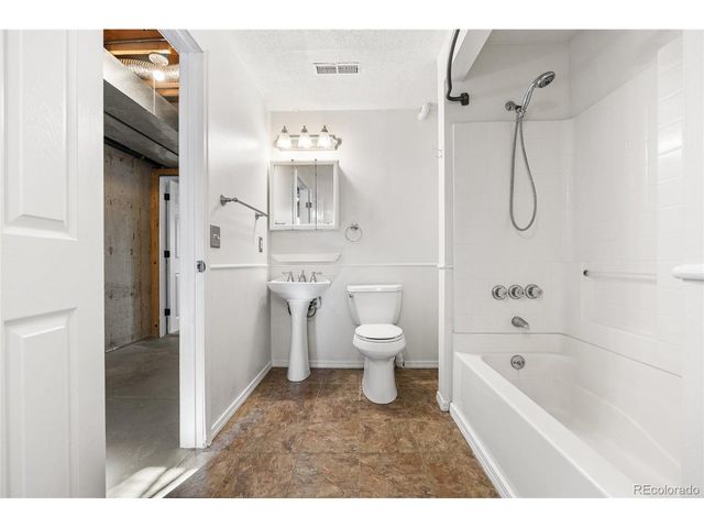 10160 W Dartmouth Ave, Lakewood, CO 80227