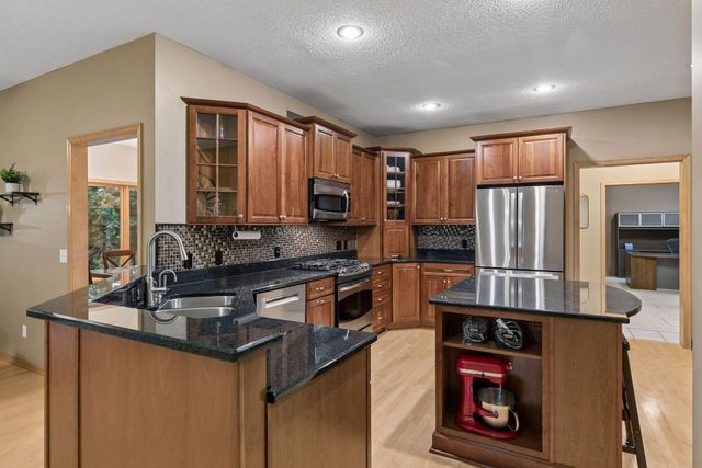 12735 42nd Place N, Plymouth, MN 55442