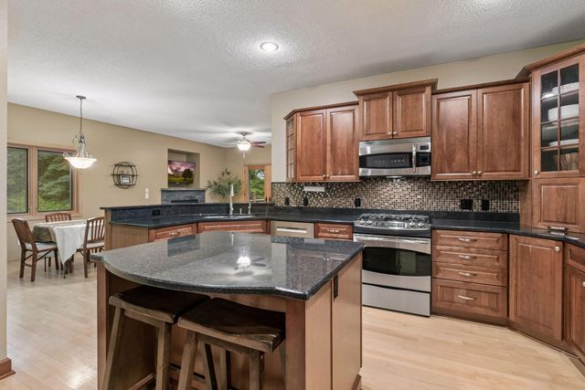 12735 42nd Place N, Plymouth, MN 55442