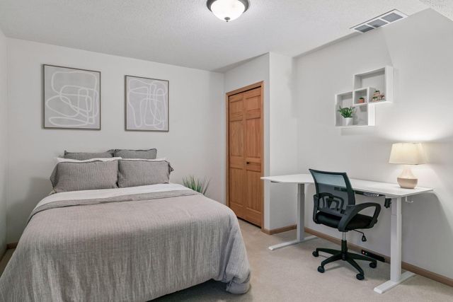 12735 42nd Place N, Plymouth, MN 55442