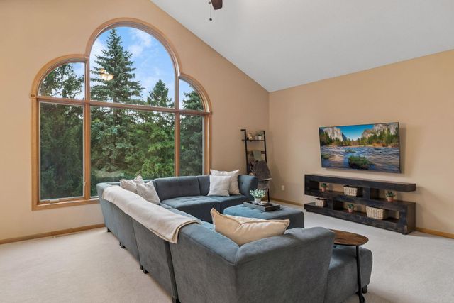 12735 42nd Place N, Plymouth, MN 55442
