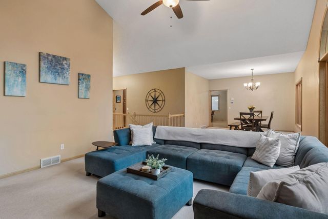 12735 42nd Place N, Plymouth, MN 55442