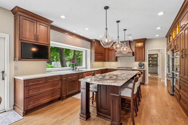 14006 South Shore Drive, Clive, IA 50325