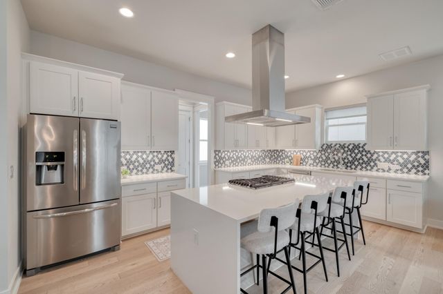 5002 E Pecan Springs RD 7, Austin, TX 78723