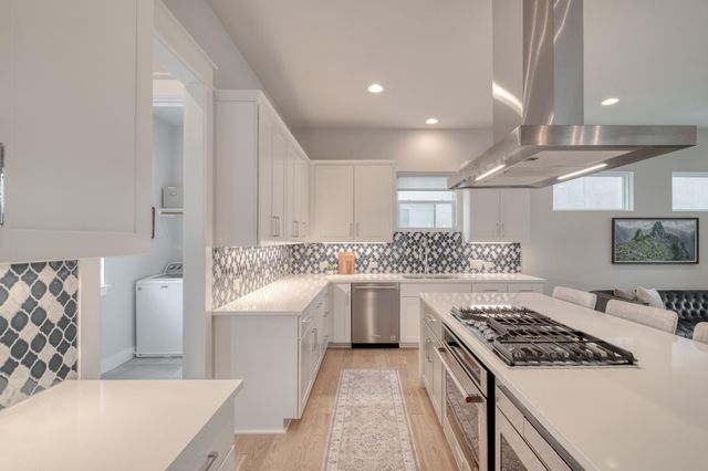 5002 E Pecan Springs RD 7, Austin, TX 78723