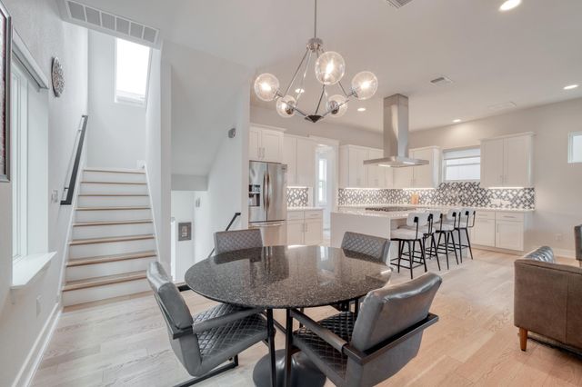 5002 E Pecan Springs RD 7, Austin, TX 78723